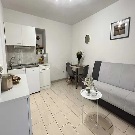 Apartment Vela - With Garden View *