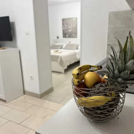 Apartment Vela - With Garden View